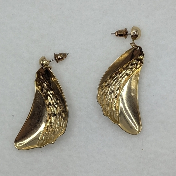 Gold Tone Metal Wing Dangle Stud Earrings - Picture 2 of 3